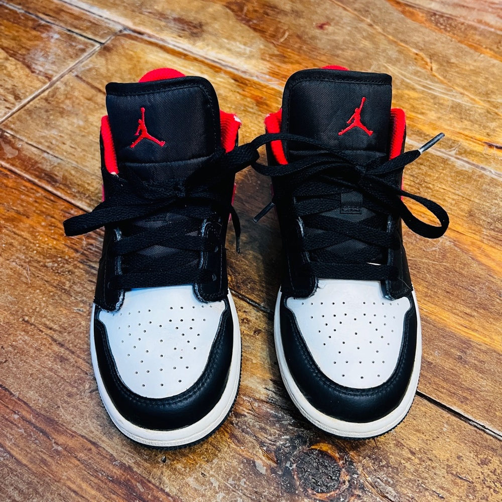 Nike Air Jordan’s low top 4Y Red,Black,White